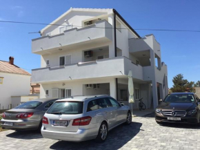 Apartments with a parking space Vrsi - Mulo, Zadar - 15522